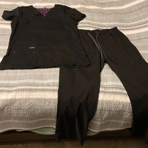 Scrub set, Koi Basics